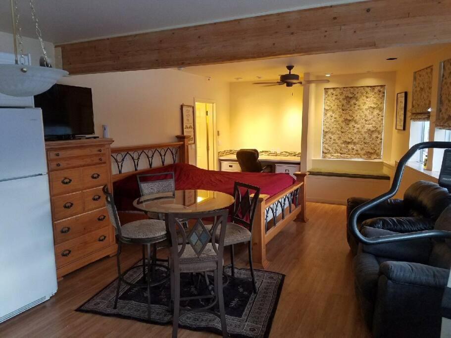 ג'ונו Kelli Creek Cottage - Reduced Price On Tours חדר תמונה